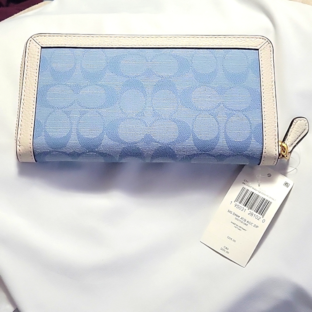 Coach Wallet - Picture 3 of 5